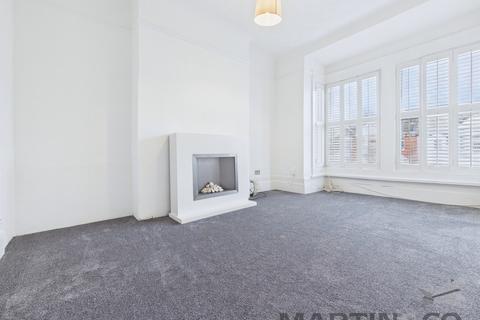 3 bedroom flat for sale, Milton Road, Milton