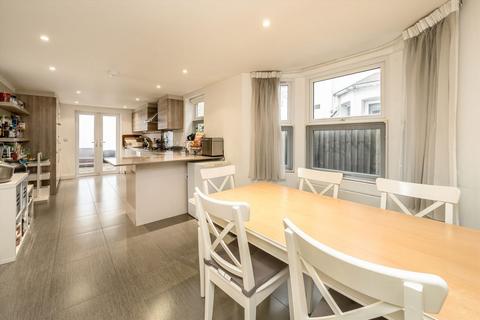4 bedroom terraced house for sale, Villiers Road, London NW2