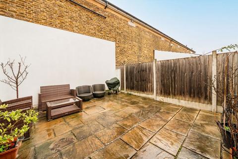 4 bedroom terraced house for sale, Villiers Road, London NW2