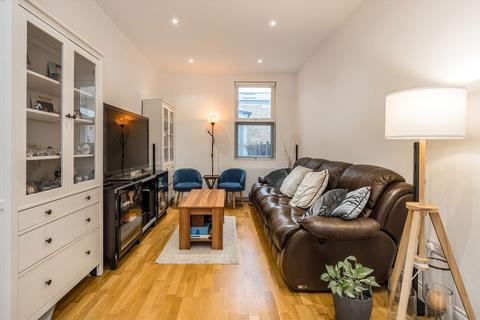 4 bedroom terraced house for sale, Villiers Road, London NW2