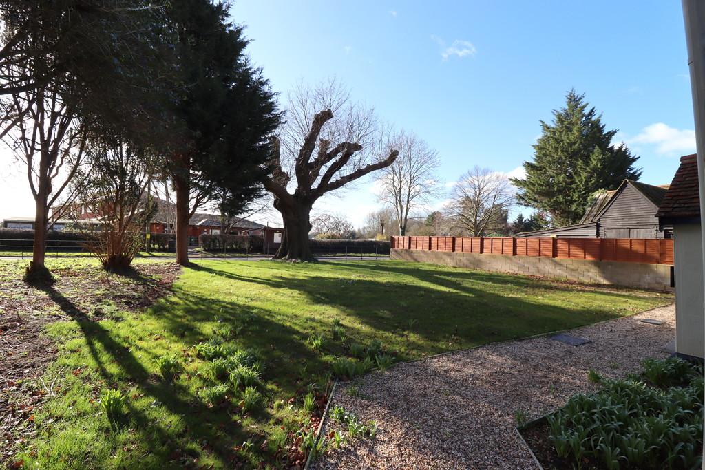 Front Garden 14-02-2026 11-56-52