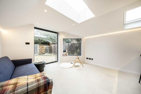 2 bedroom house to rent, Cedar Terrace, Richmond TW9