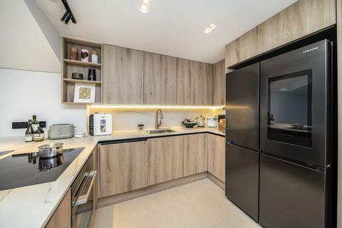 2 bedroom house to rent, Cedar Terrace, Richmond TW9
