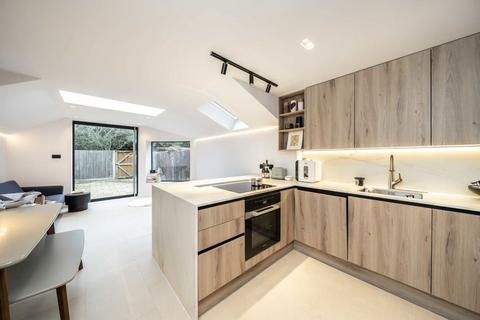 2 bedroom house to rent, Cedar Terrace, Richmond TW9
