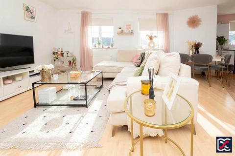 2 bedroom apartment for sale, Shankley Way, Northampton NN5