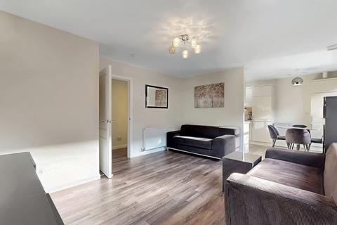 2 bedroom flat to rent, Medwyn Street, Glasgow G14