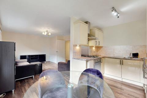 2 bedroom flat to rent, Medwyn Street, Glasgow G14