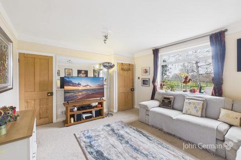 3 bedroom semi-detached house for sale, Linton Road, Rosliston
