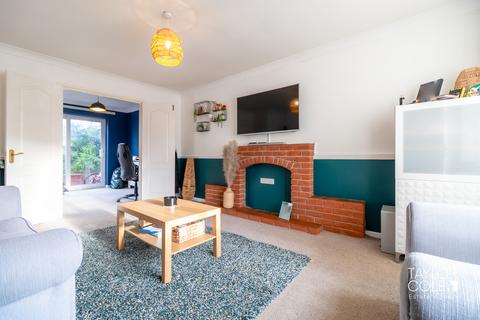 4 bedroom semi-detached house for sale, Scammerton, Wilnecote