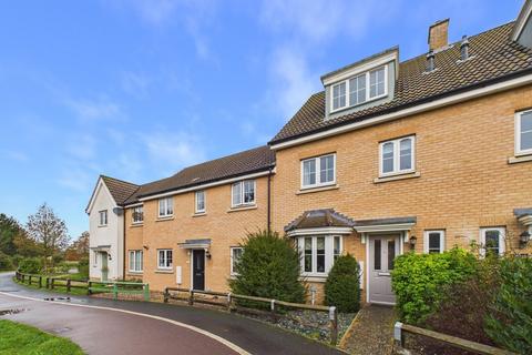 4 bedroom terraced house for sale, Buttercup Walk, Red Lodge IP28