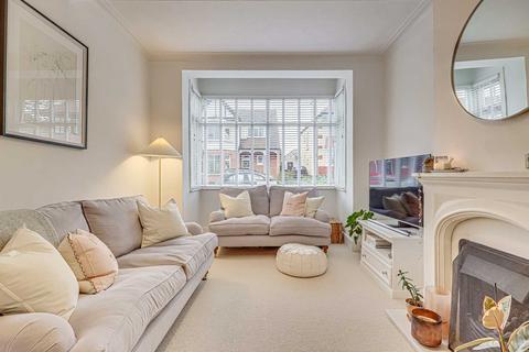 2 bedroom apartment for sale, Station Road, Leigh-on-sea, SS9