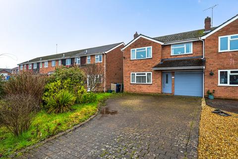 3 bedroom end of terrace house for sale, Hamble Avenue, Camberley GU17