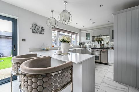 3 bedroom end of terrace house for sale, Hamble Avenue, Camberley GU17