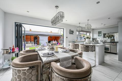 3 bedroom end of terrace house for sale, Hamble Avenue, Camberley GU17