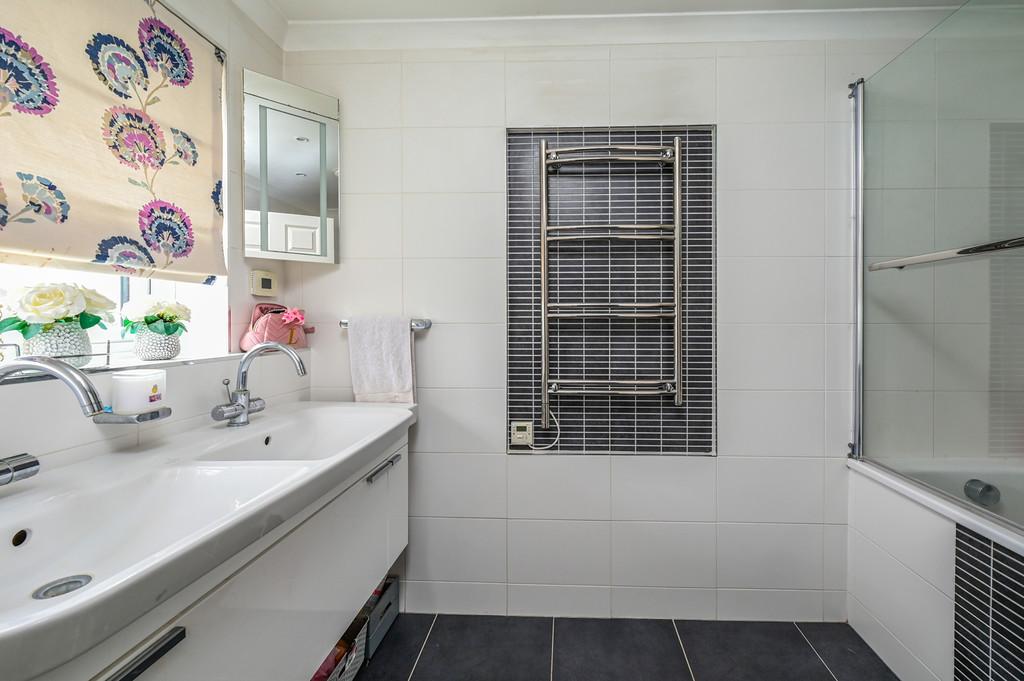 7 Hamble Av (2)