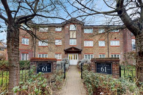 2 bedroom flat to rent, Albemarle Road, Beckenham, BR3
