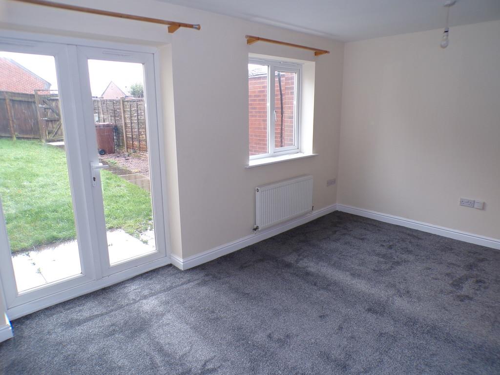 Lounge/Dining Area