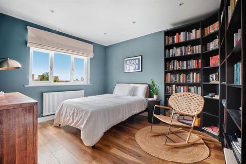 3 bedroom terraced house to rent, Dollis Hill Lane, London NW2