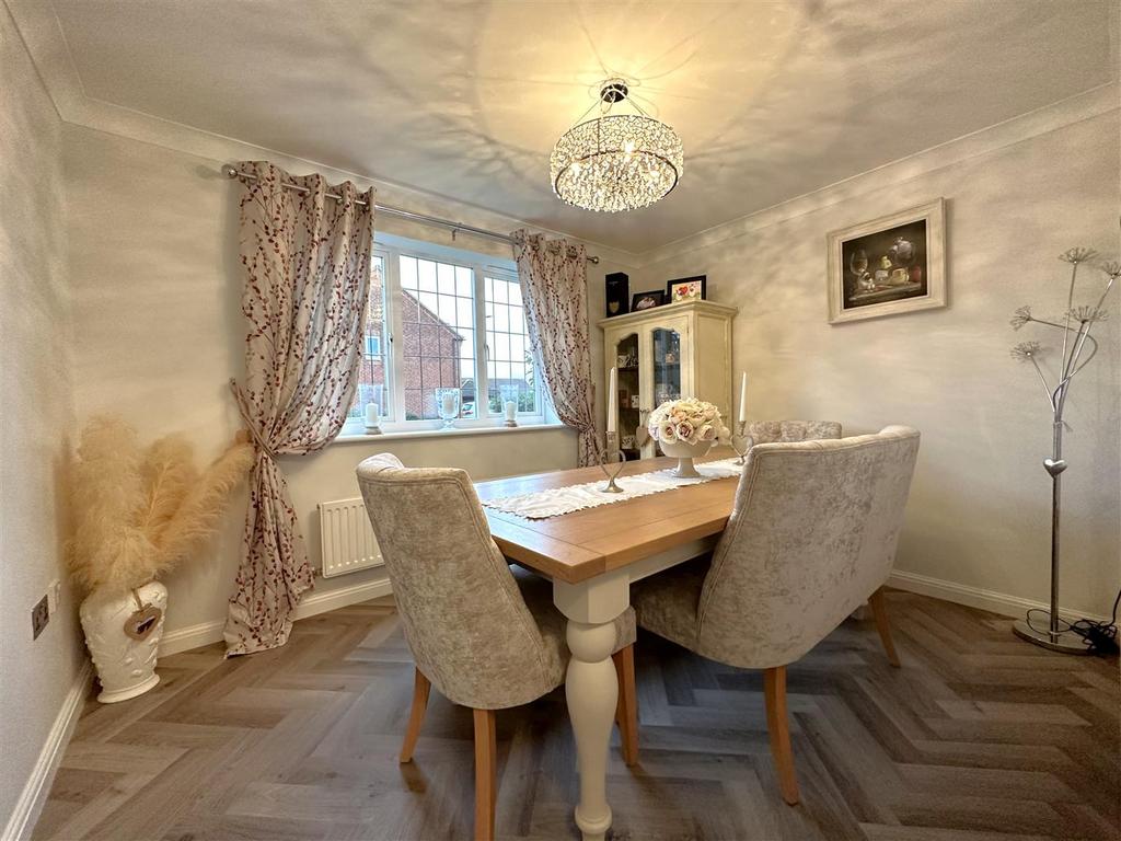 Dining Room 285