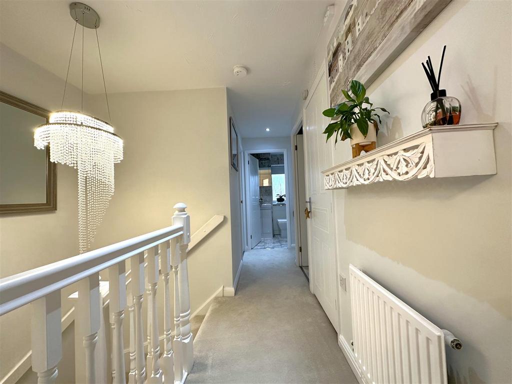 First Floor Landing 278