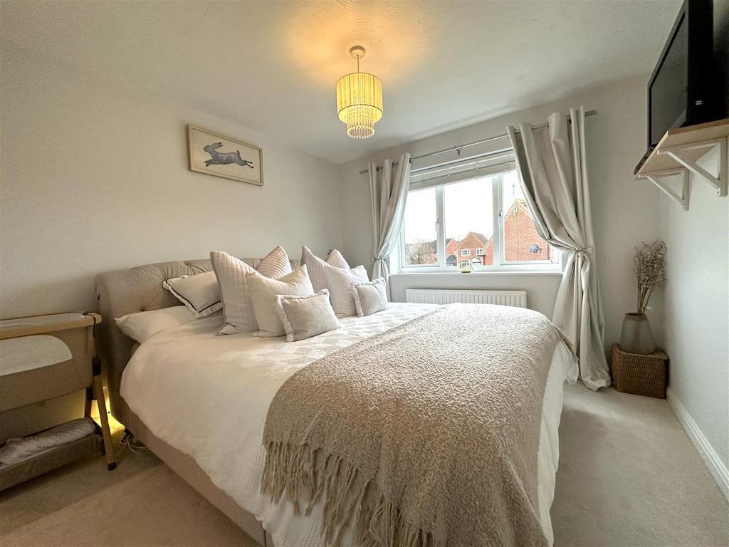 Master Bedroom 257