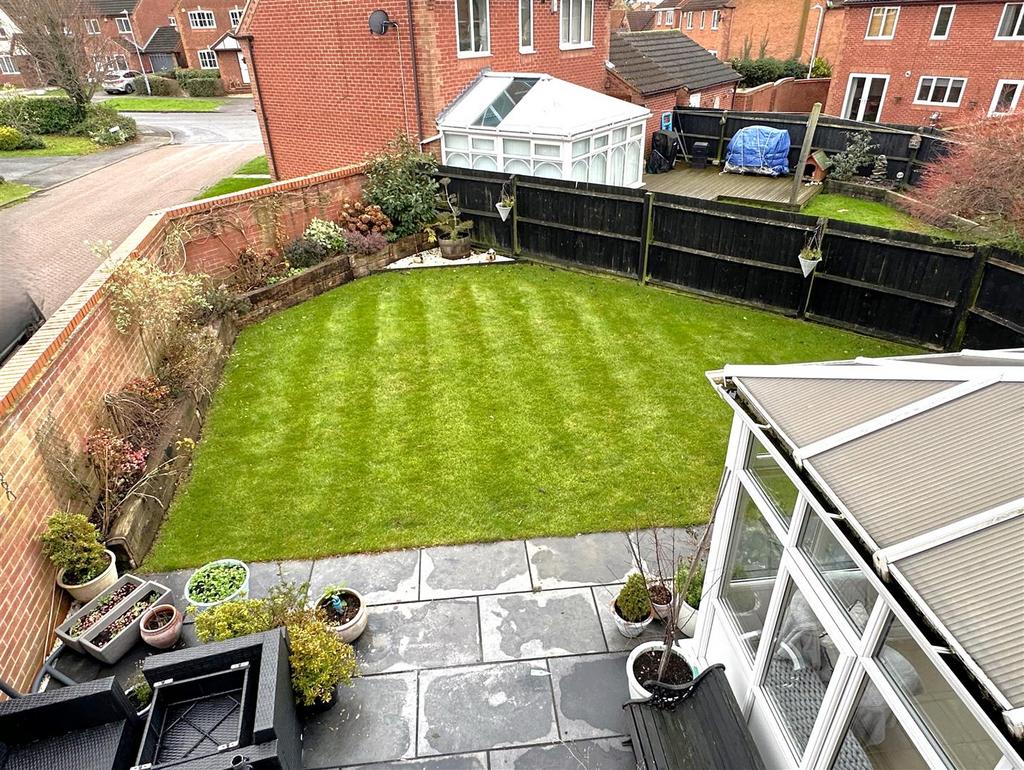 Lovely Rear Garden 281