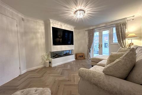 undefined, Allen Close, Claypole, Newark