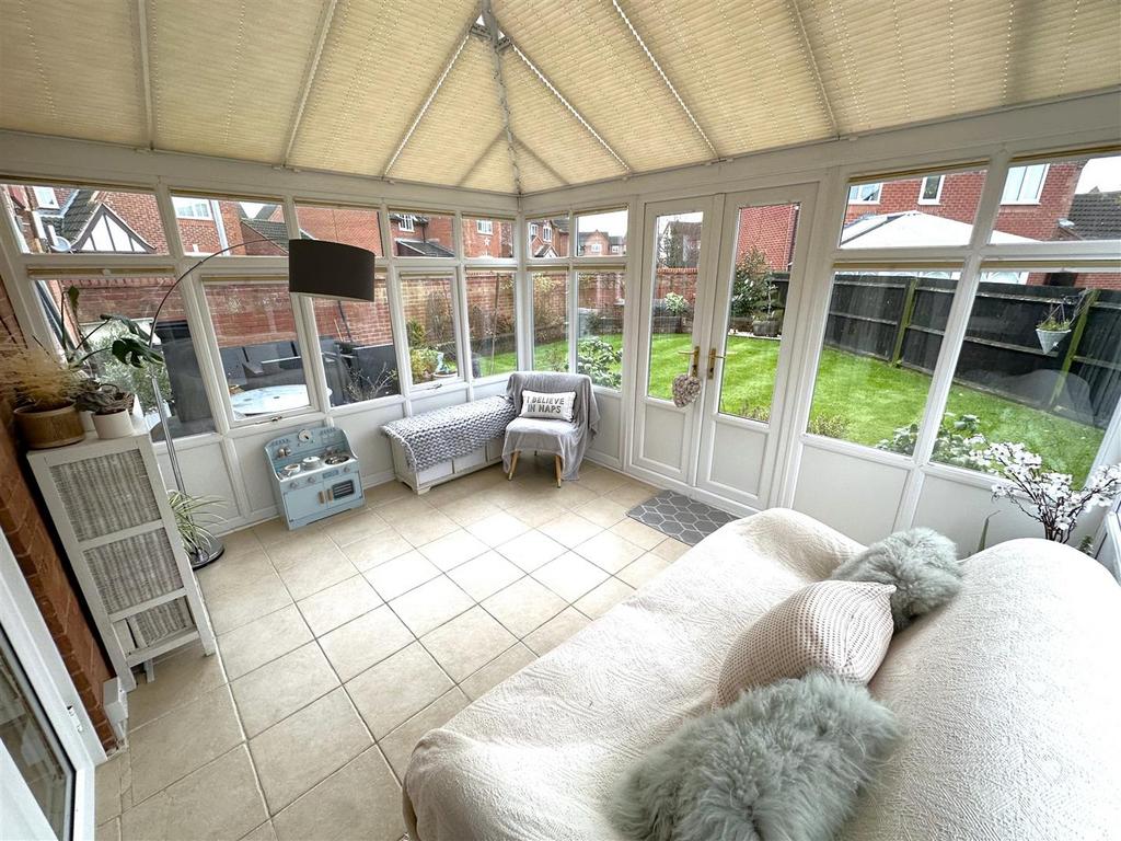 Large Conservatory Into Garden 294