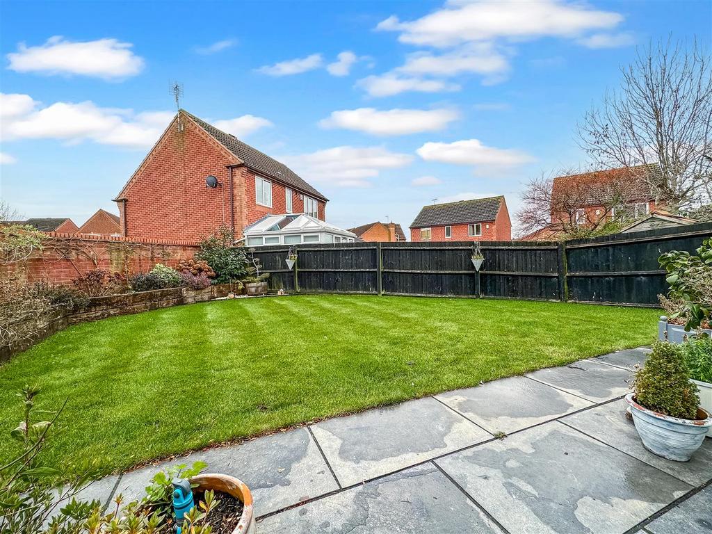 Lovely Landscaped Garden 325