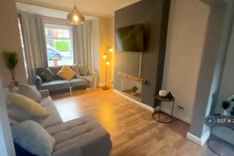 3 bedroom detached house to rent, Gloucester Road, Salford, M6