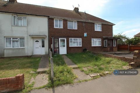 3 bedroom terraced house to rent, Manor Road, Queenborough, ME11