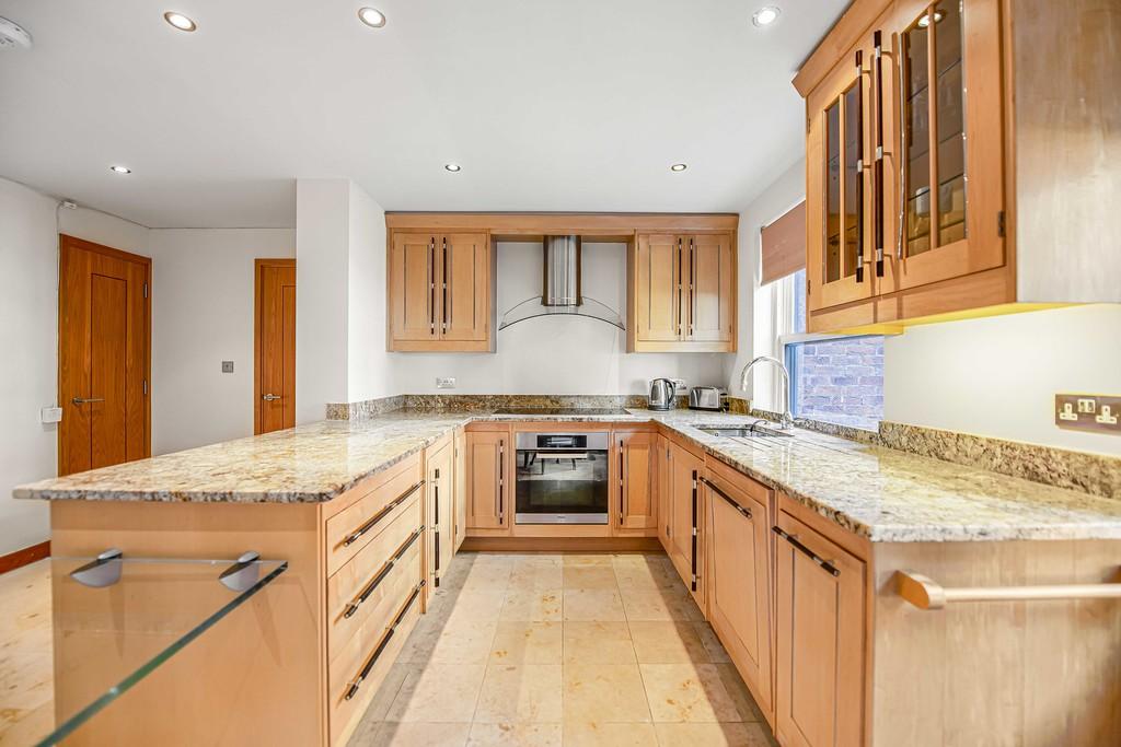 45 Kingston House South-19