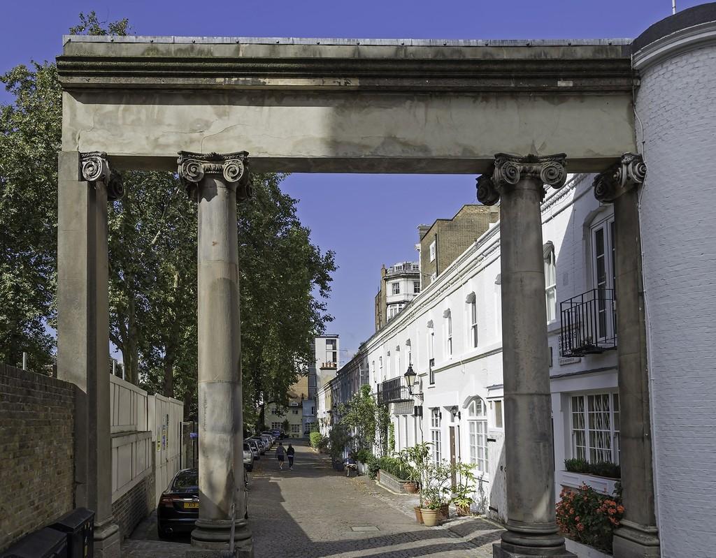 Ennismore Gardens cropped