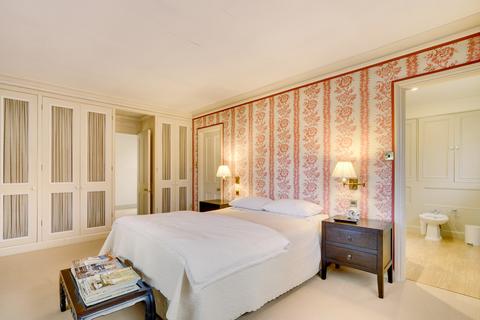 4 bedroom mews for sale, Ennismore Gardens Mews, Knightsbridge SW7
