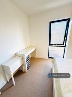 1 bedroom in a flat share to rent, Clubhouse Apartments, London, E14