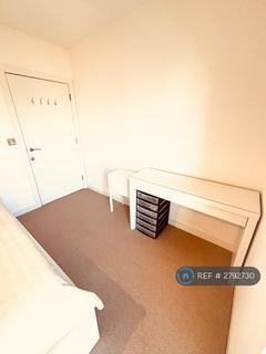1 bedroom in a flat share to rent, Clubhouse Apartments, London, E14