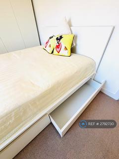 1 bedroom in a flat share to rent, Clubhouse Apartments, London, E14