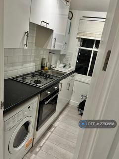 Studio to rent, Archway Road, London, N6