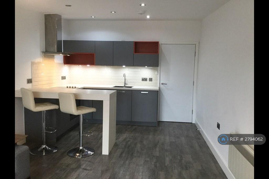 Kitchen/Breakfast Bar