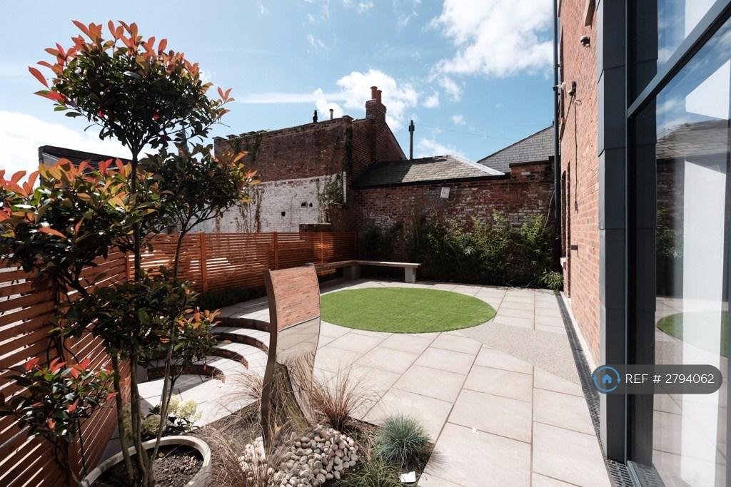 Rear Communal Garden