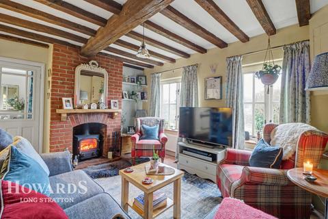 2 bedroom end of terrace house for sale, Norwich Road, Long Stratton