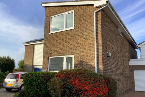 3 bedroom detached house to rent, The Ridge, Walton On The Naze CO14