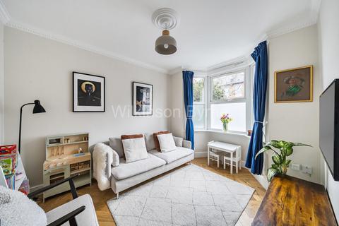 3 bedroom terraced house for sale, Richmond Road, London N11