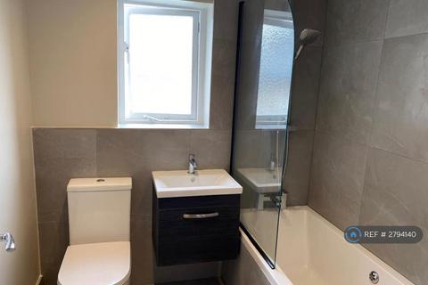 2 bedroom flat to rent, Duckett Road, London, N4