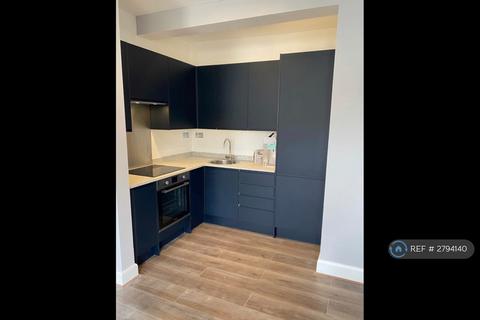 2 bedroom flat to rent, Duckett Road, London, N4
