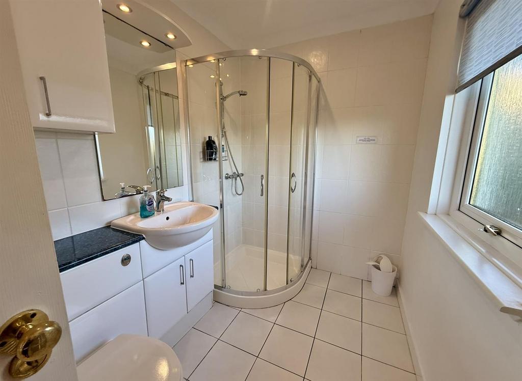 Ensuite Shower room