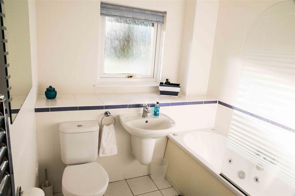 Family Bathroom with Jacuzzi copy
