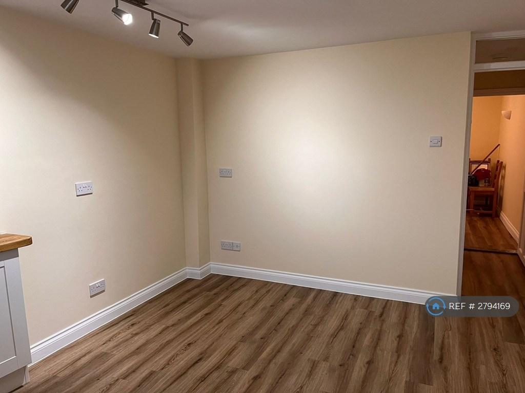 Kitchen / Living Room