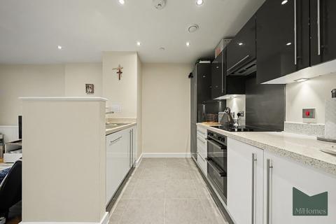 2 bedroom apartment for sale, Pinnacle House, EN1