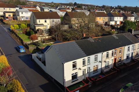 3 bedroom end of terrace house for sale, Coed Eithen Terrace, Pontypool NP4